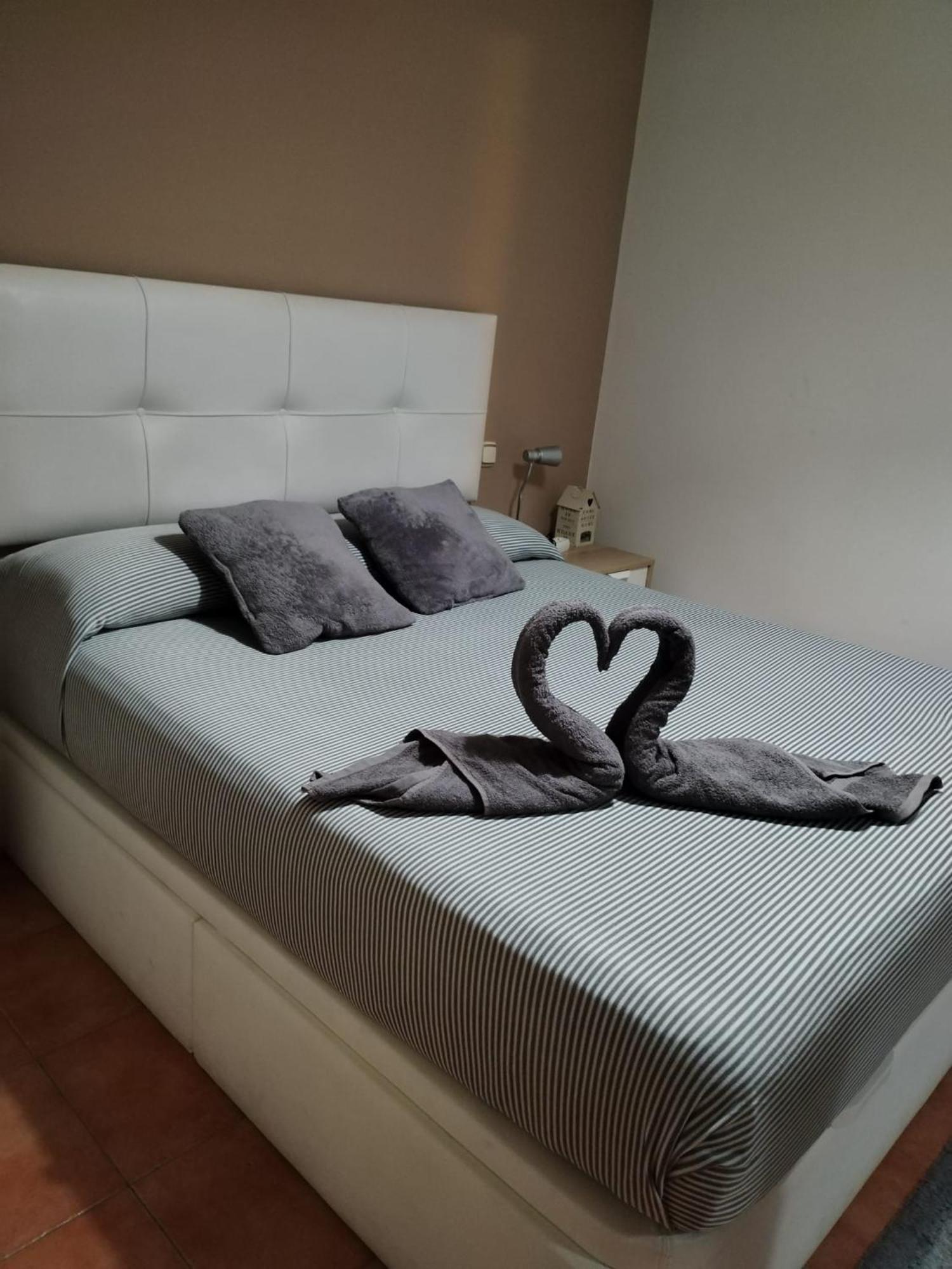 Habitacion Con Cama Matrimonial En มาลากา ภายนอก รูปภาพ